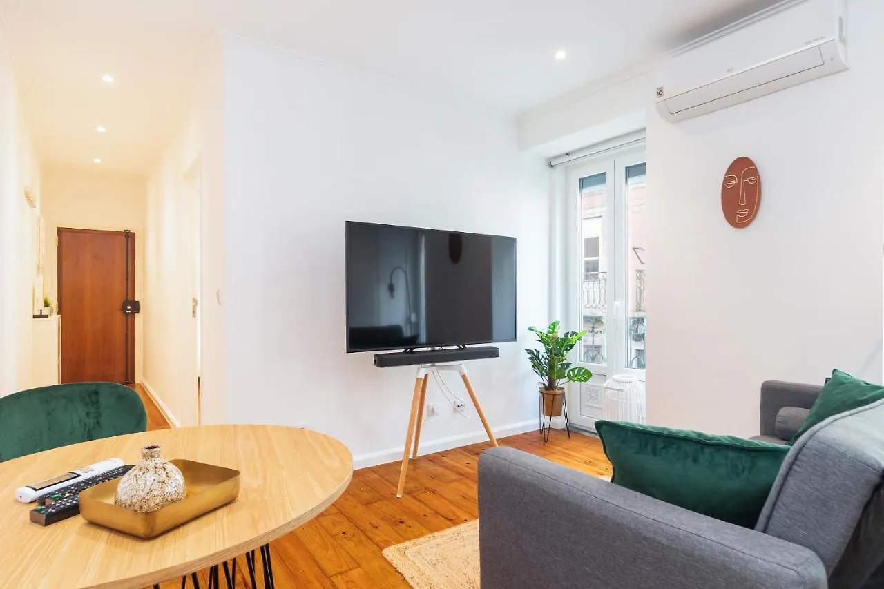 Great Lisbon Pad In Alcantara Apartment