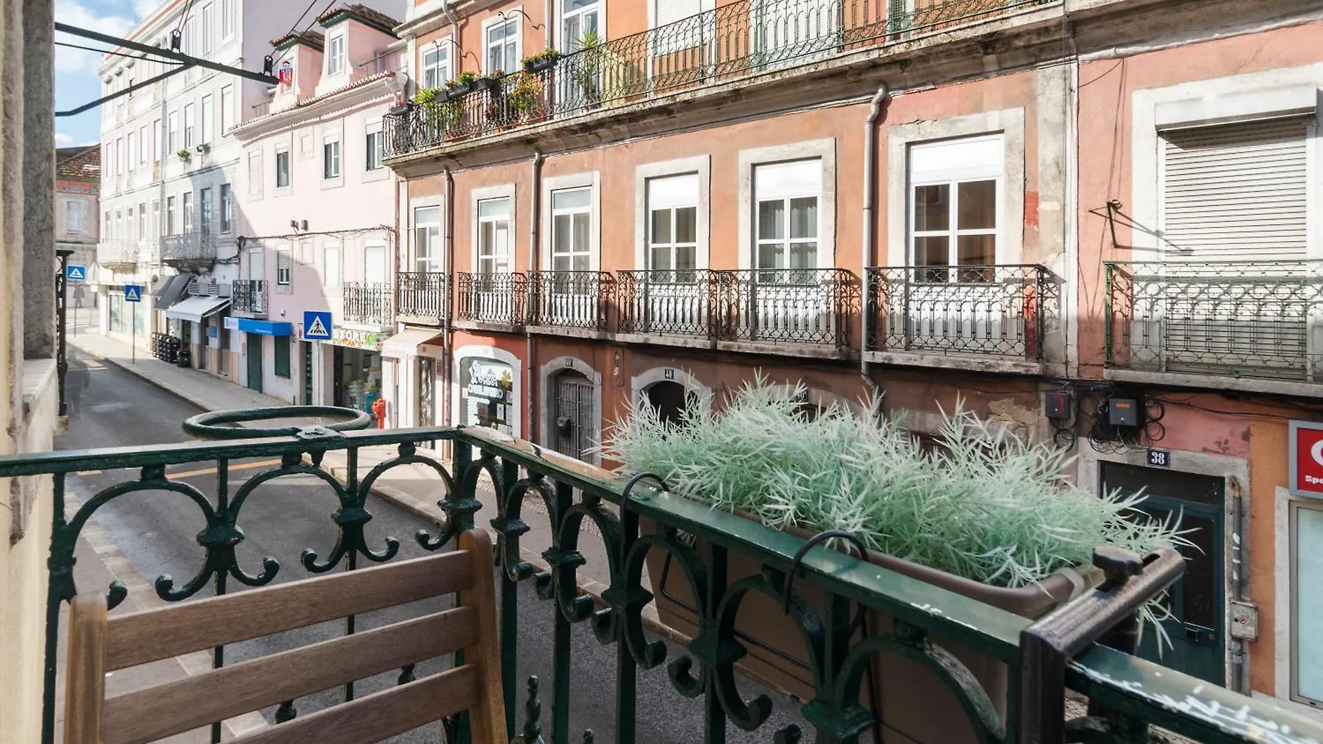 Great Lisbon Pad In Alcantara Apartment