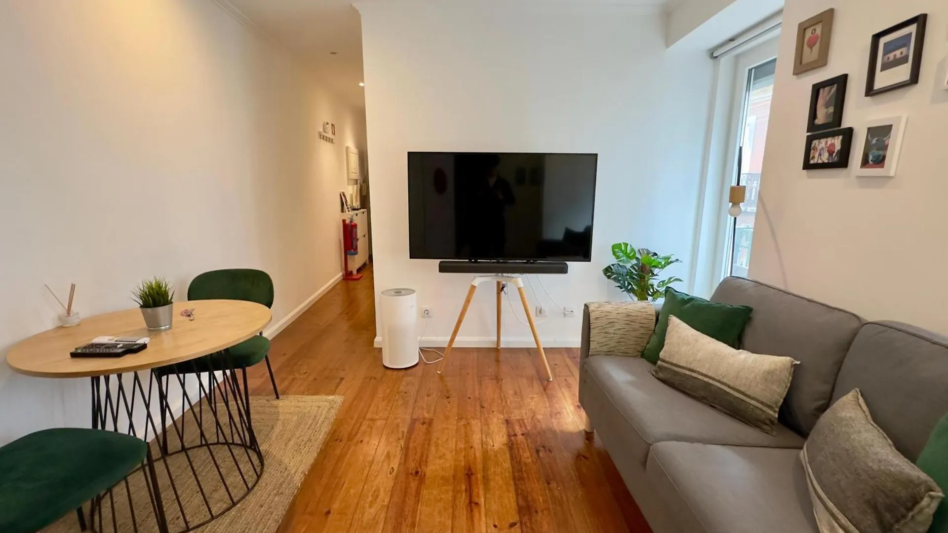 Апартаменты Great Lisbon Pad In Alcantara Португалия
